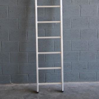 Dakladder-met-nokhaak